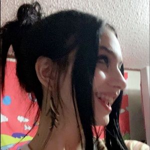 Meet your Posher, Eva